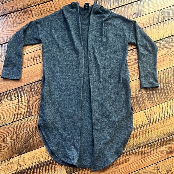 KILT New Zealand Merino Wool Gray Cardigan in petite - Picture 6 of 11